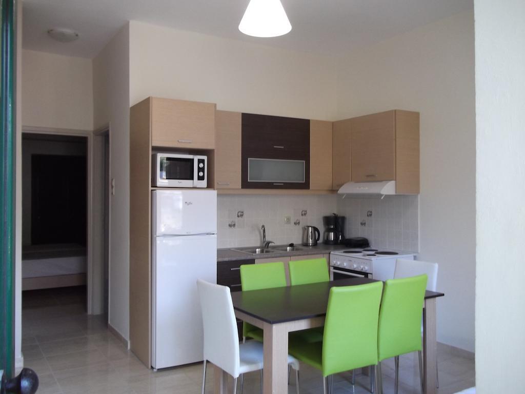 Kritamos Beach Apartments 弗朗哥卡斯特隆 客房 照片