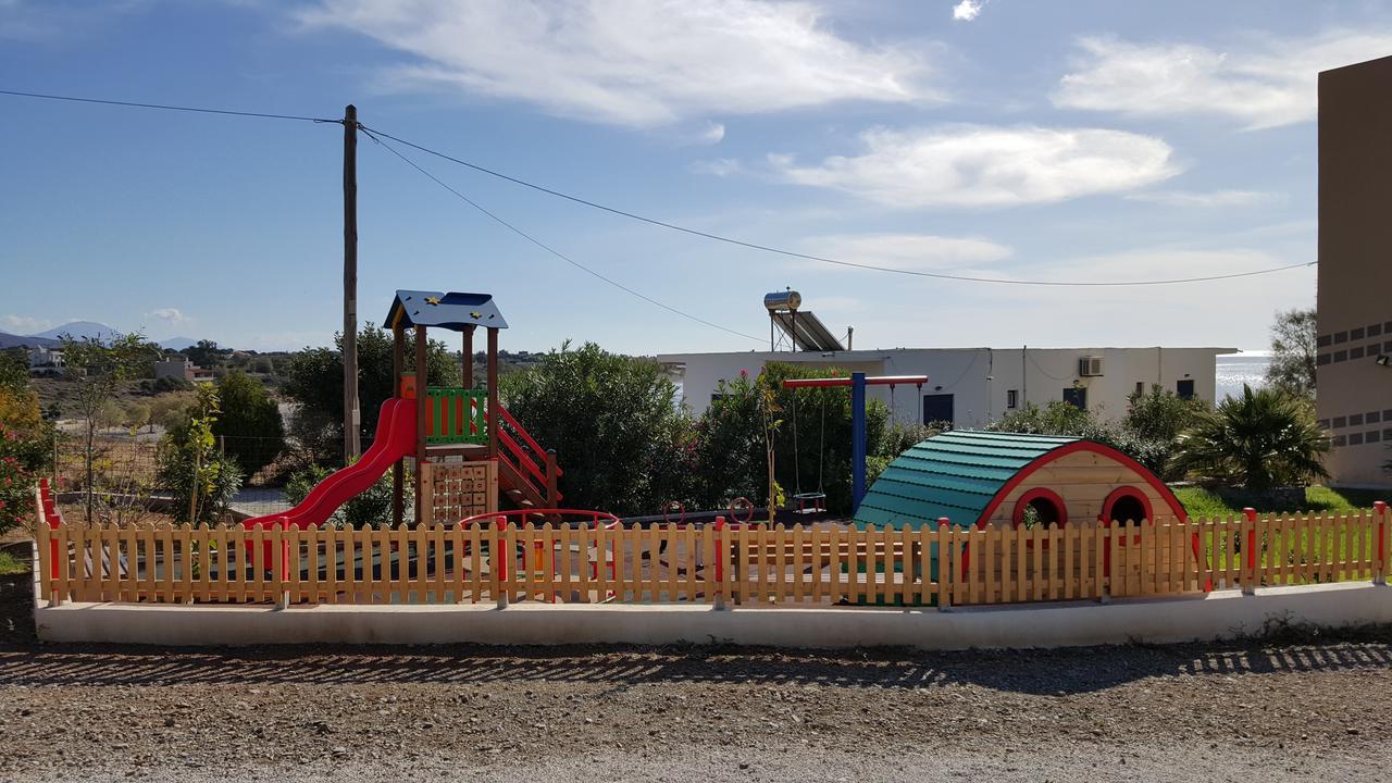 Kritamos Beach Apartments 弗朗哥卡斯特隆 外观 照片
